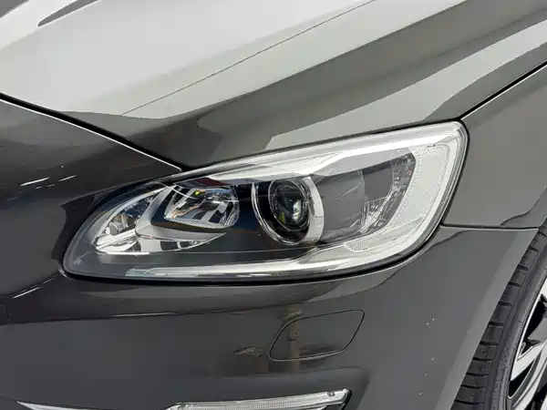 Volvo S60 2019