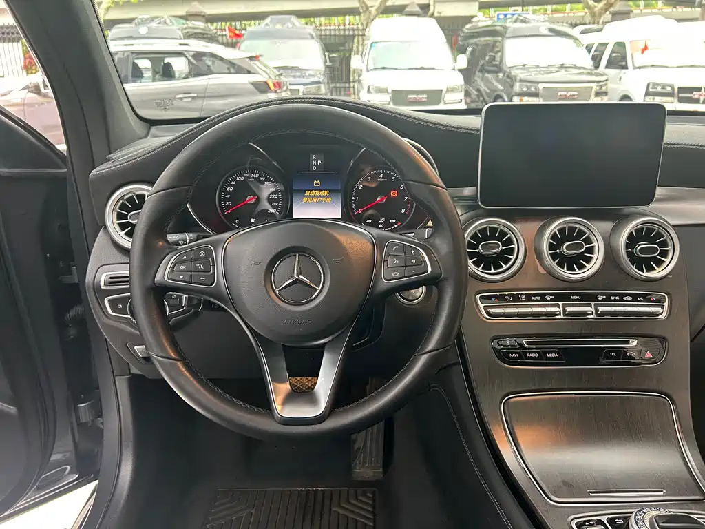 Mercedes-Benz GLC 2019 — фото 12