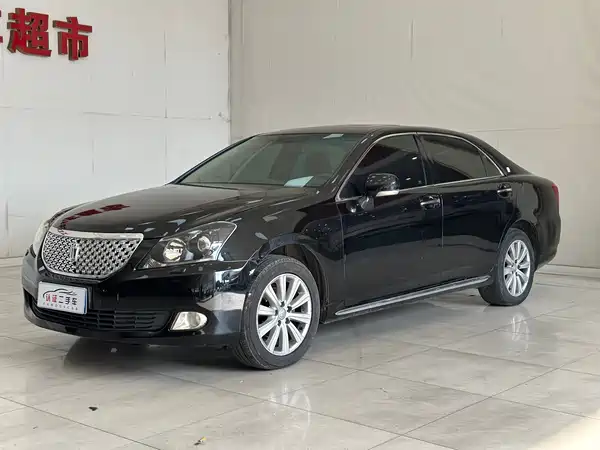 Toyota Crown 2010