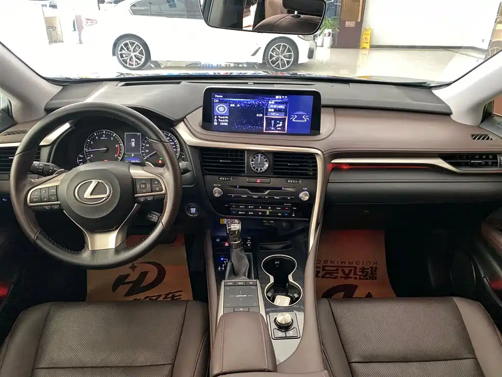 Lexus RX 2022 — фото 19