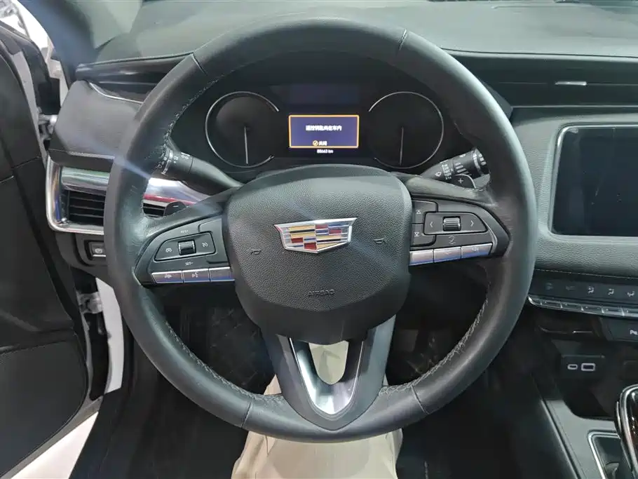 Cadillac XT4 2020 — фото 15