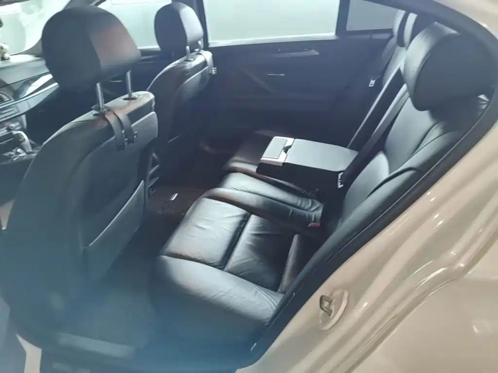 BMW 5 Series 2014 — фото 13