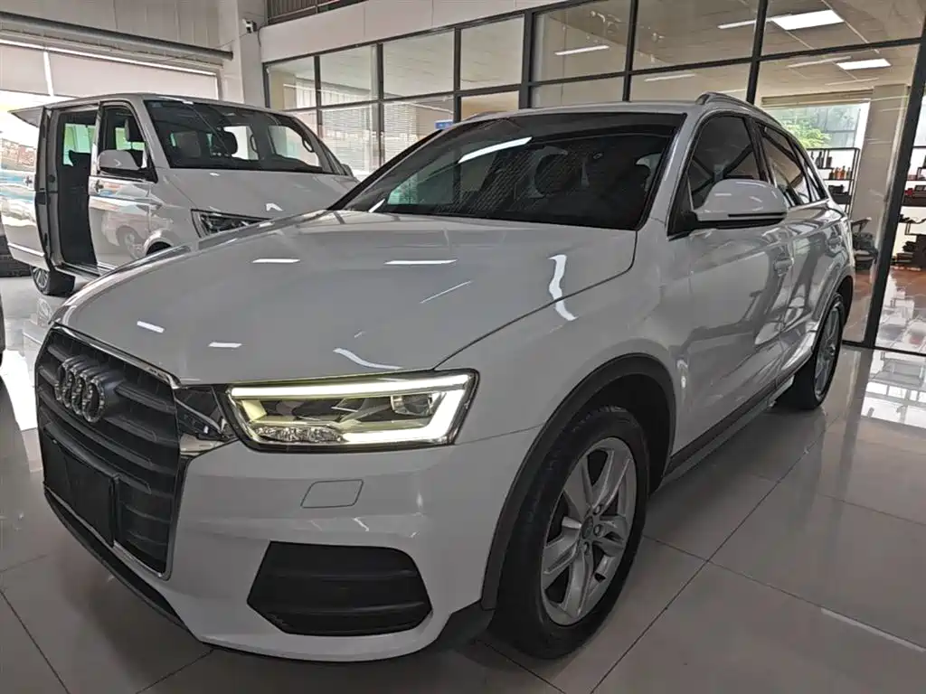 Audi Q3 2018 — фото 1