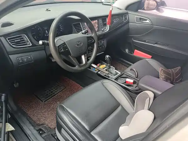 Hyundai Mistra 2014