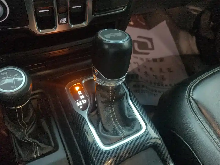 Jeep Wrangler 2021 — фото 16