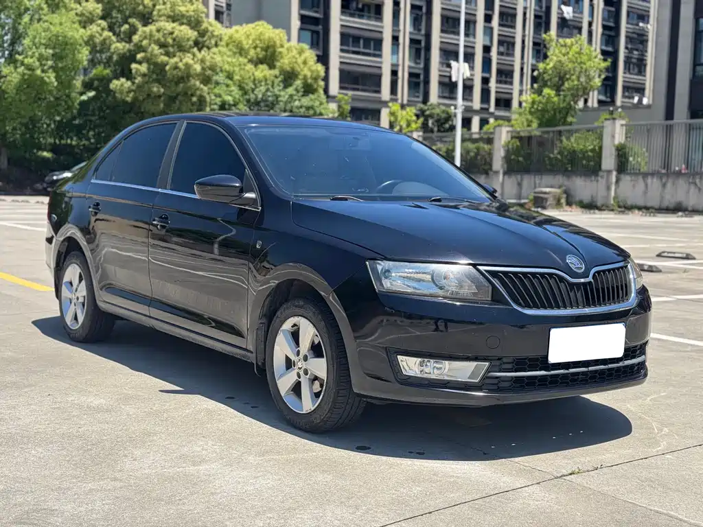 Skoda Rapid 2013 — фото 3