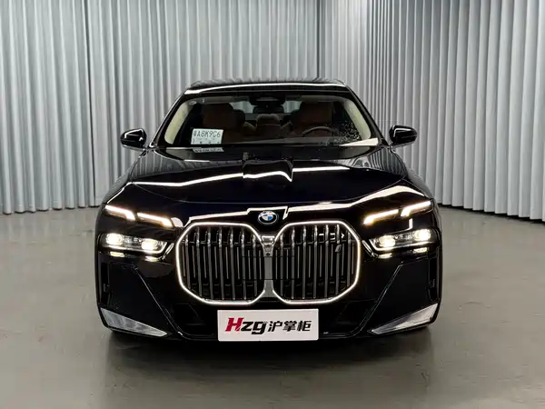 BMW i7 2023