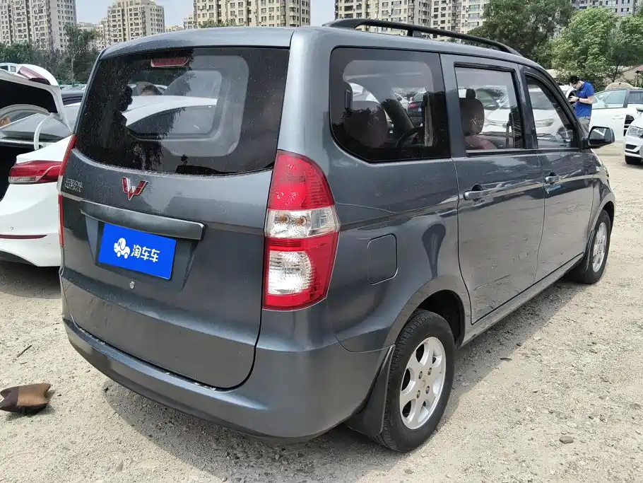 Wuling Hongguang 2015 — фото 3