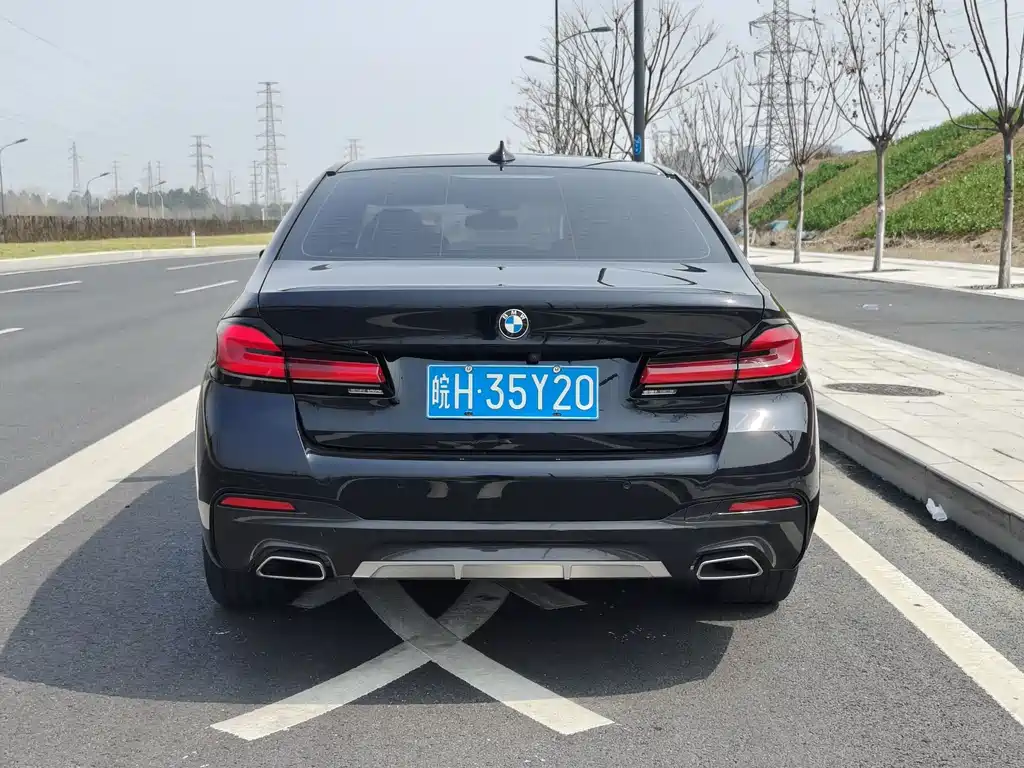 BMW 5 Series 2023 — фото 14