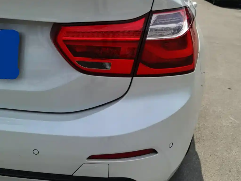 BMW 1 Series 2018 — фото 16