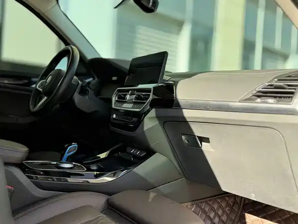 BMW iX3 2021