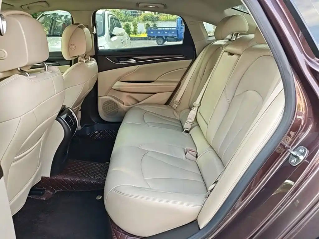 Buick LaCrosse 2017 — фото 17