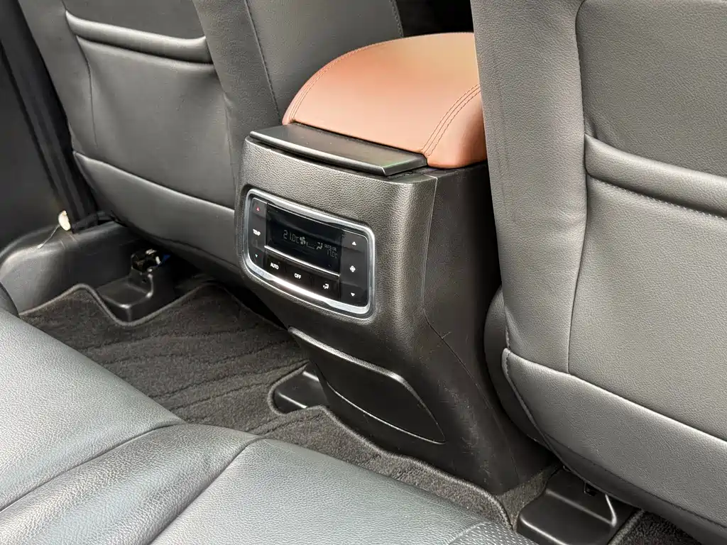 GAC Motor Trumpchi GS8 2019 — фото 13
