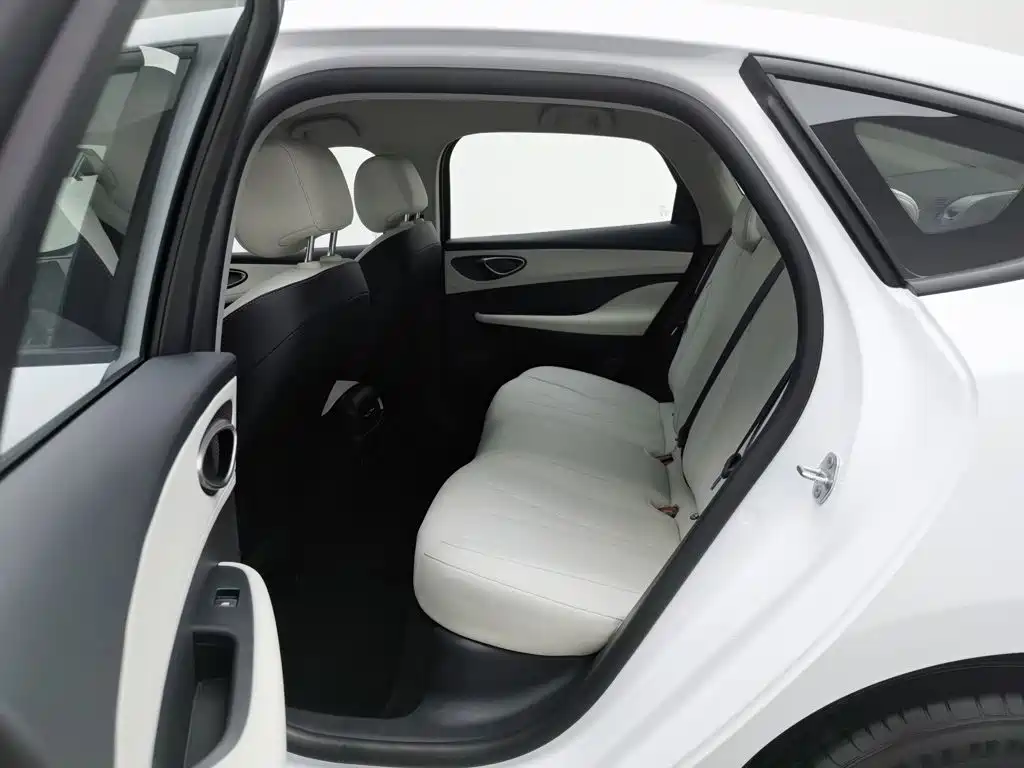 BYD Seal 05 DM-i 2025 — фото 15