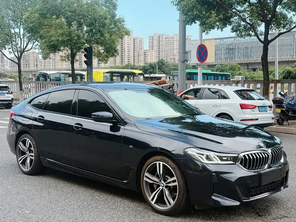BMW 6 Series GT 2024 — фото 1
