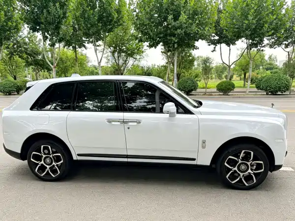 Rolls-Royce Cullinan 2021