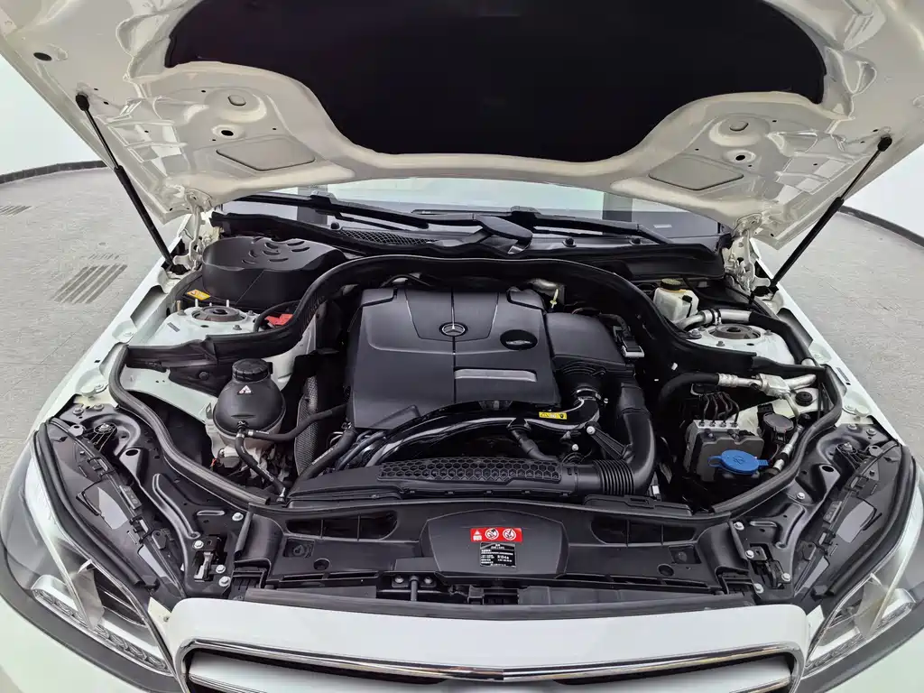 Mercedes-Benz E-Class 2015 — фото 9