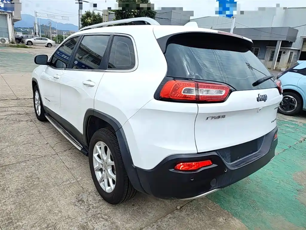 Jeep Cherokee 2018 — фото 5