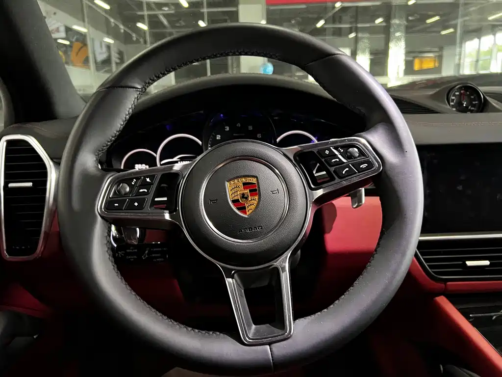 Porsche Cayenne 2018 — фото 8