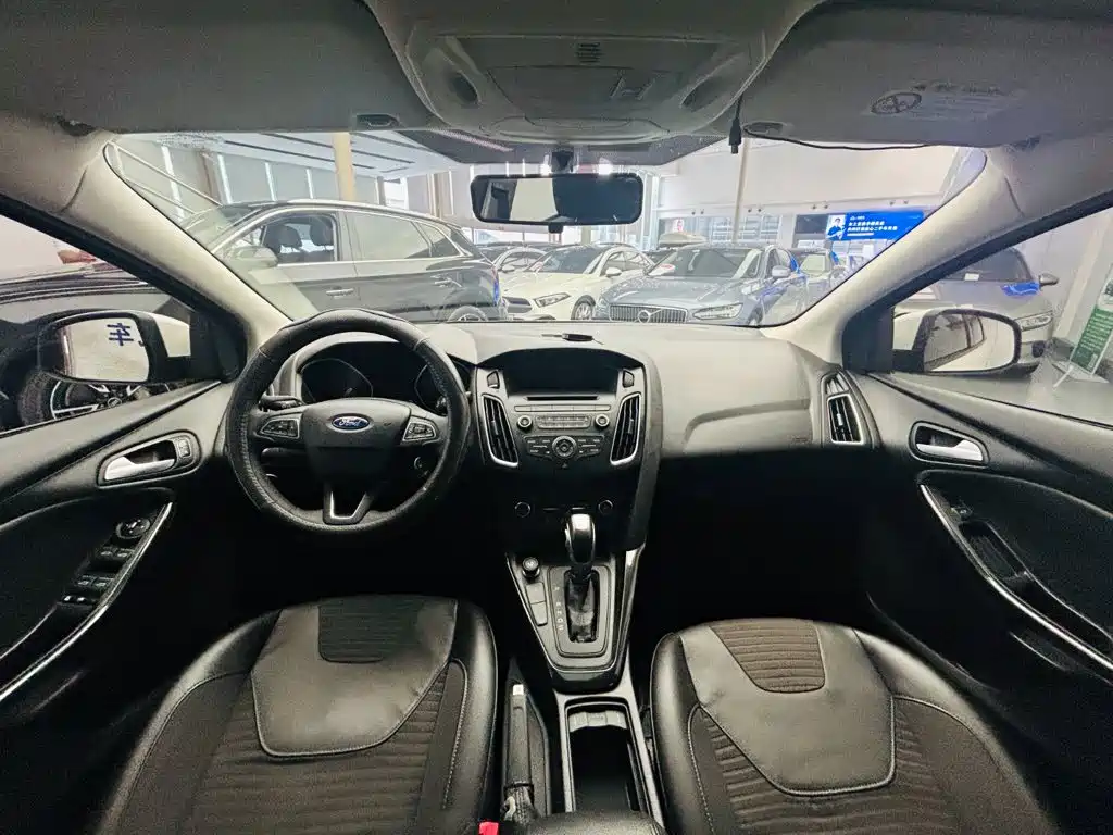 Ford Focus 2016 — фото 14