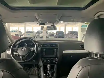 Volkswagen Sagitar 2018
