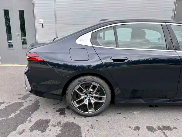BMW 5 Series 2025