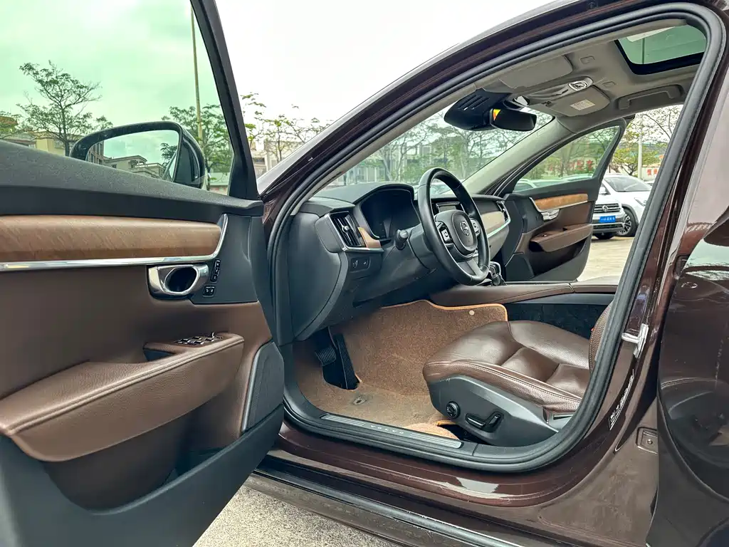 Volvo S90 2018 — фото 11