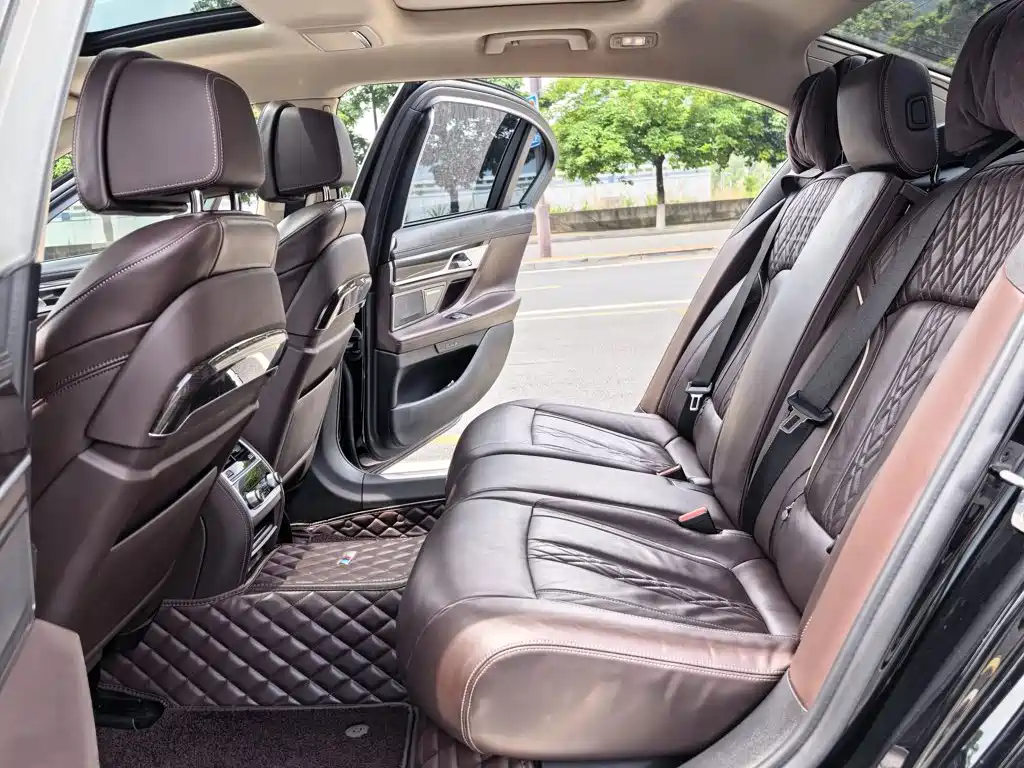 BMW 7 Series 2019 — фото 9