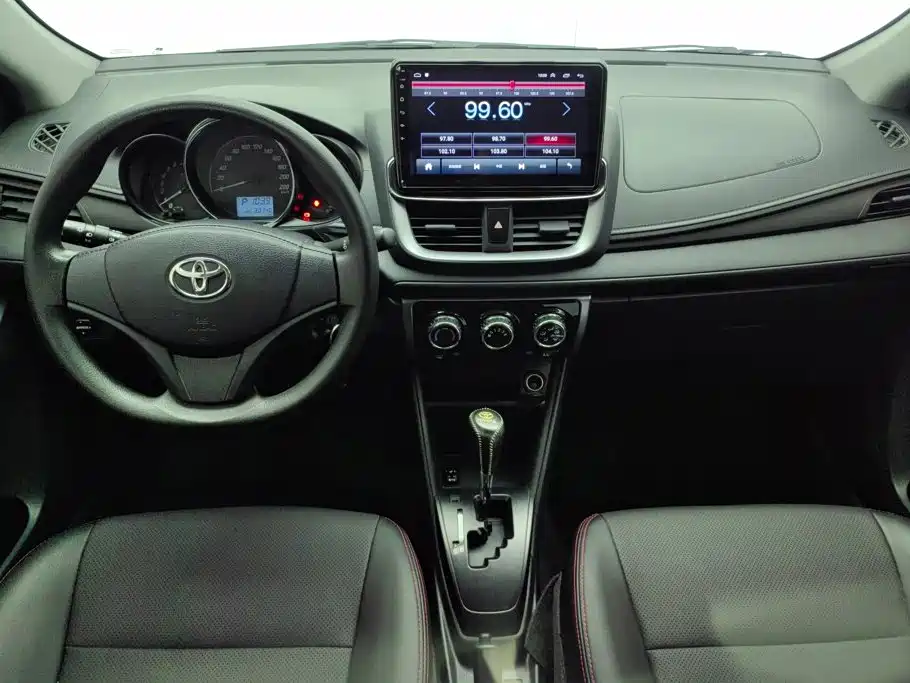 Toyota Yaris L 2021 — фото 12