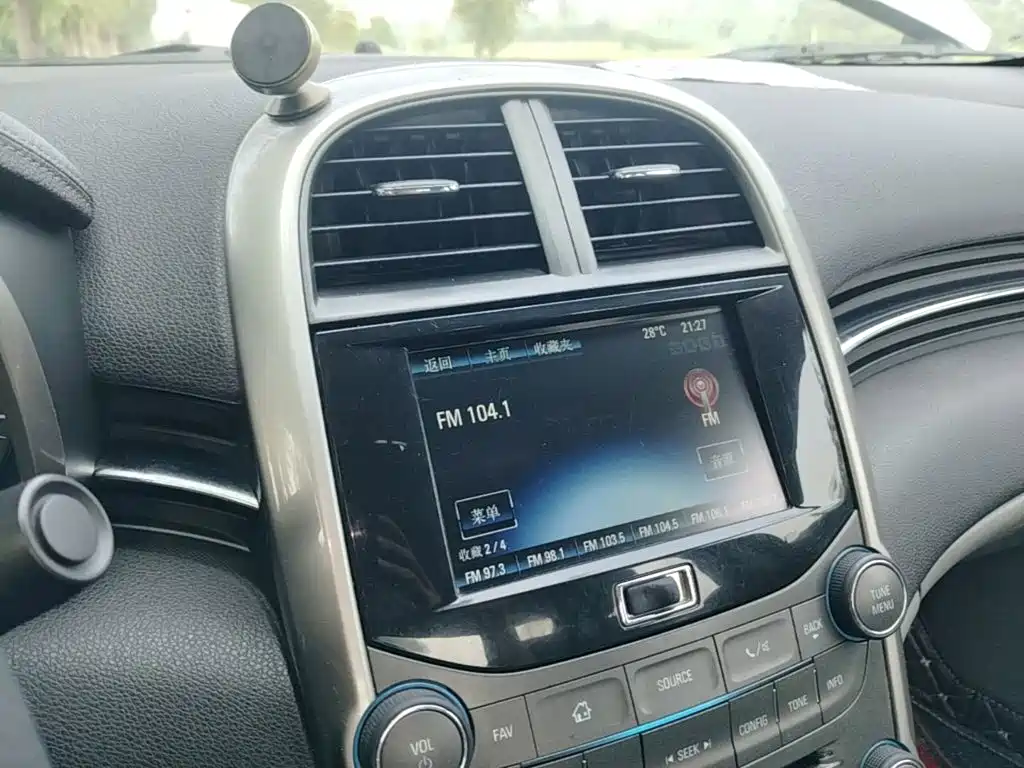 Chevrolet Malibu 2015 — фото 13