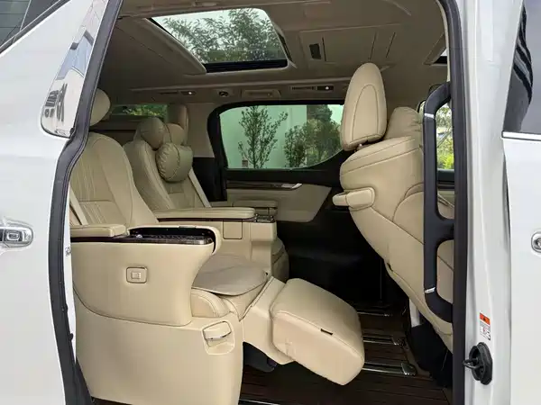 Toyota Vellfire 2023
