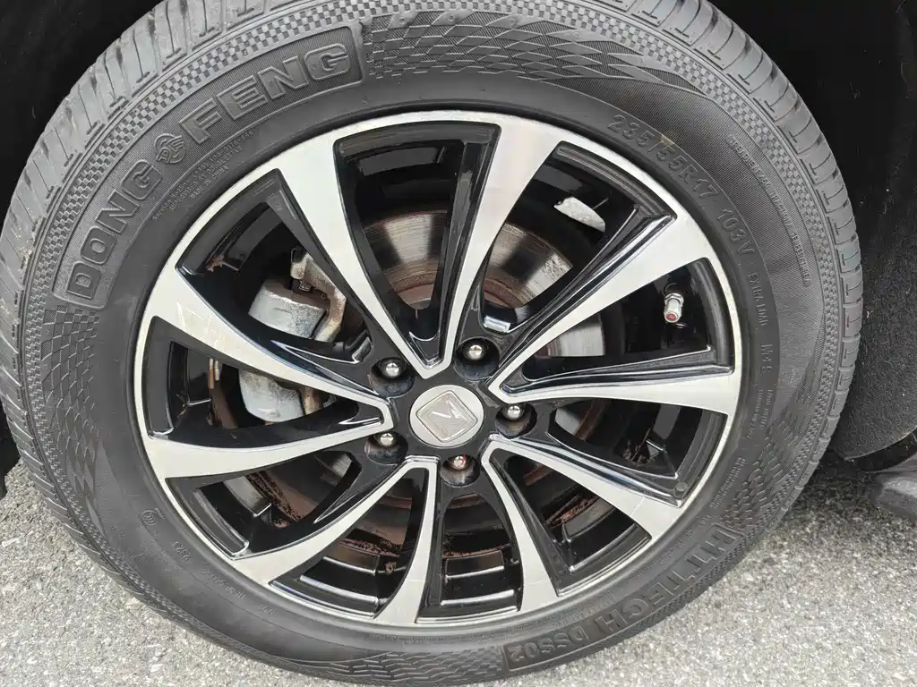 Zotye SR7 2016 — фото 14