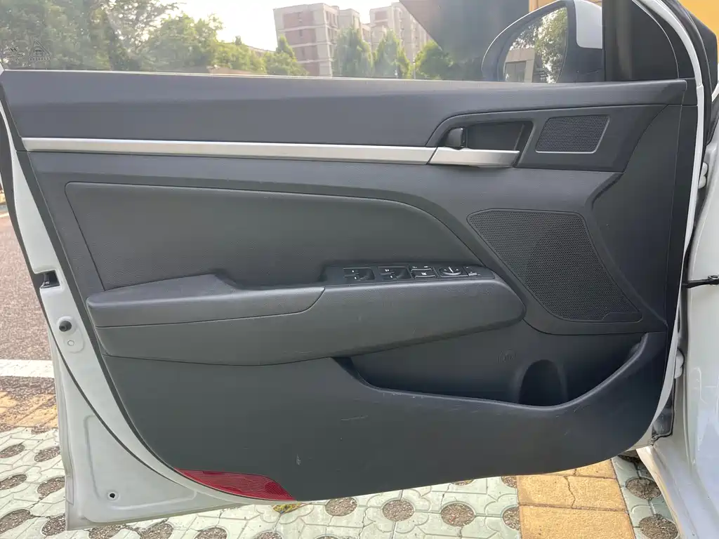 Hyundai Elantra 2020 — фото 20
