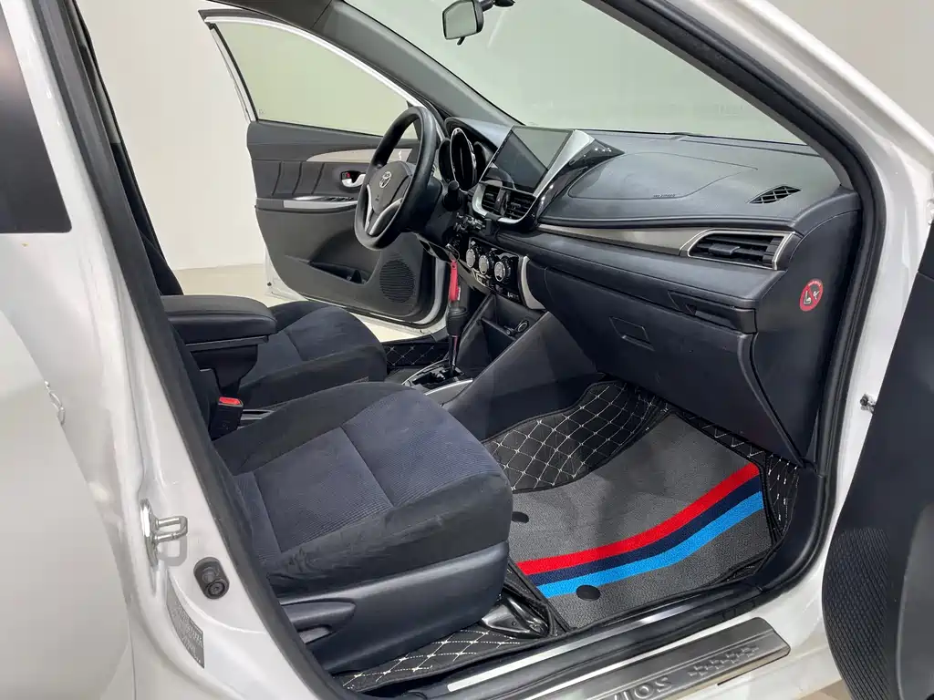 Toyota Yaris L 2018 — фото 19