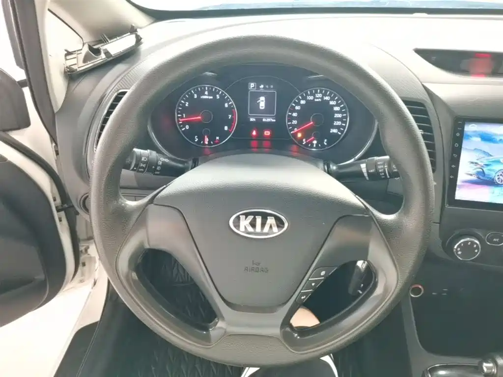Kia K3 2016 — фото 11