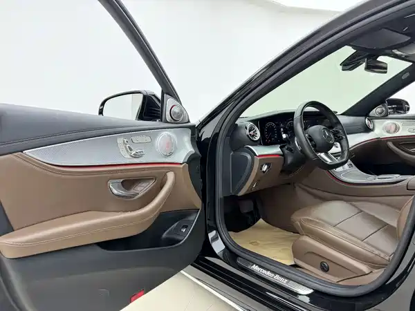 Mercedes-Benz E-Class 2022