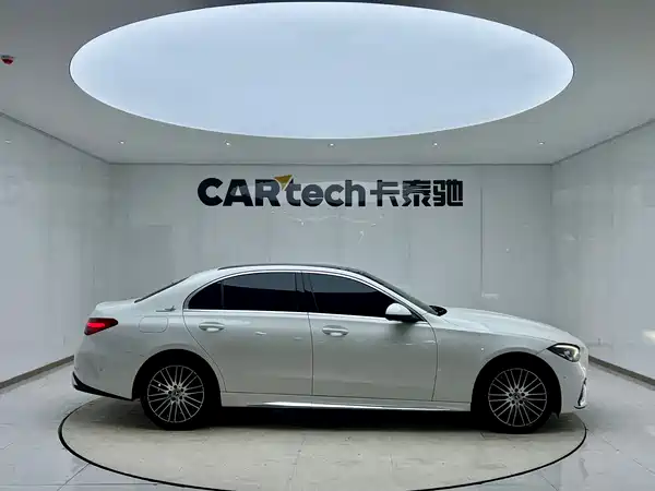 Mercedes-Benz C-Class 2025