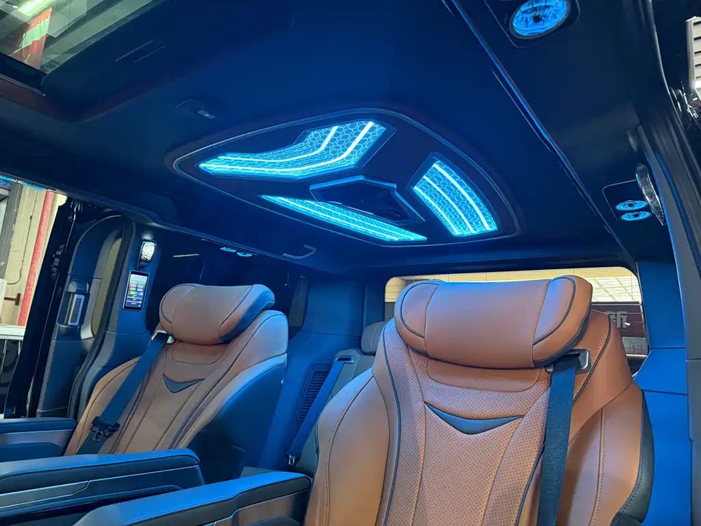 Ford Tourneo 2025 — фото 13