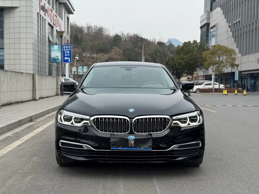 BMW 5 Series 2020 — фото 2