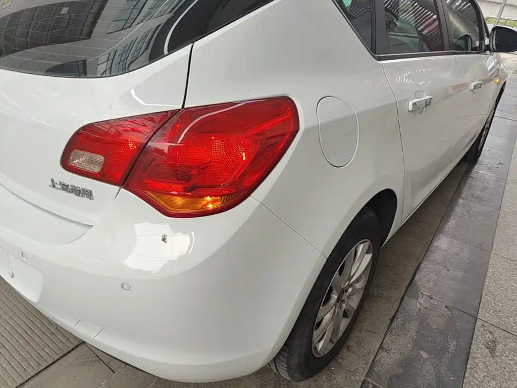 Buick Excelle GT 2015 — фото 8