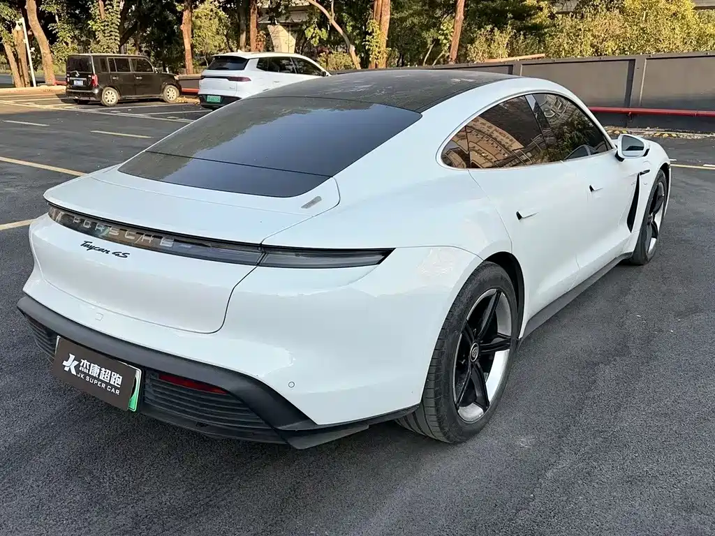 Porsche Taycan 2021 — фото 2