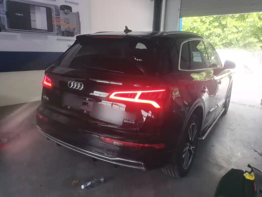Audi Q5L 2021 — фото 7