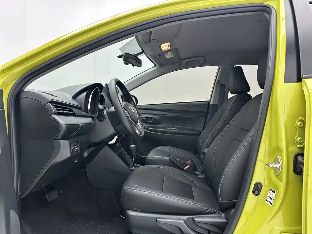 Toyota Yaris L 2022 — фото 5