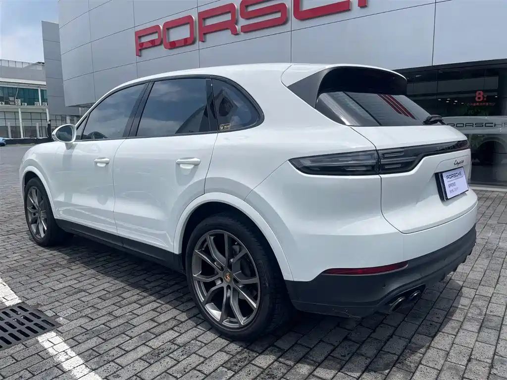 Porsche Cayenne 2023 — фото 8