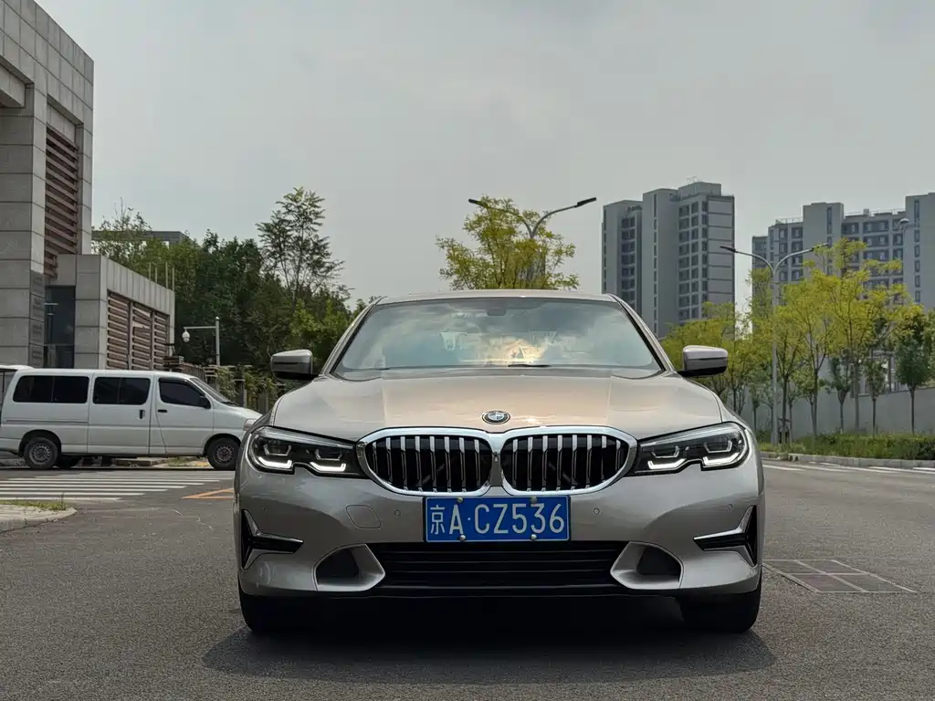BMW 3 Series 2019 — фото 2