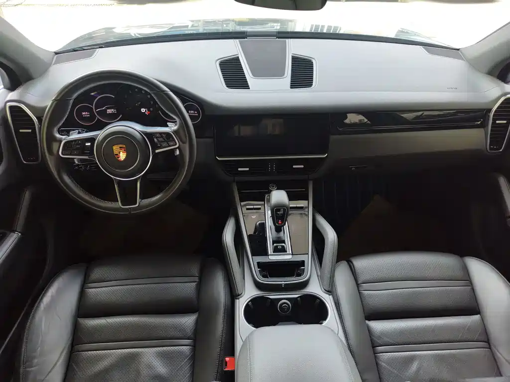 Porsche Cayenne 2018 — фото 11