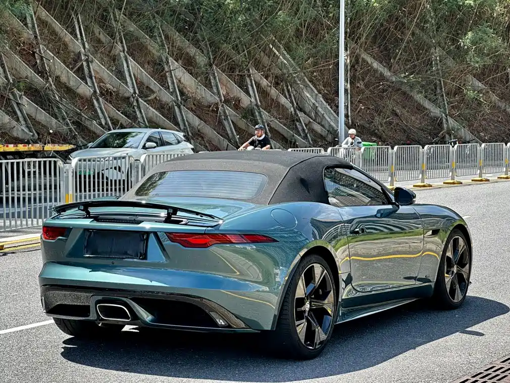 Jaguar F-TYPE 2023 — фото 15