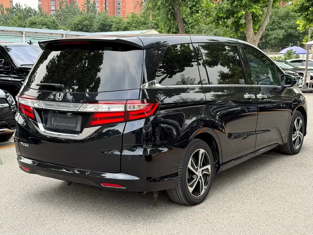 Honda Odyssey 2017 — фото 14