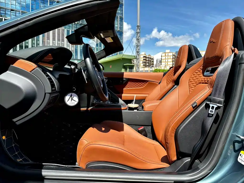 Jaguar F-TYPE 2023 — фото 11
