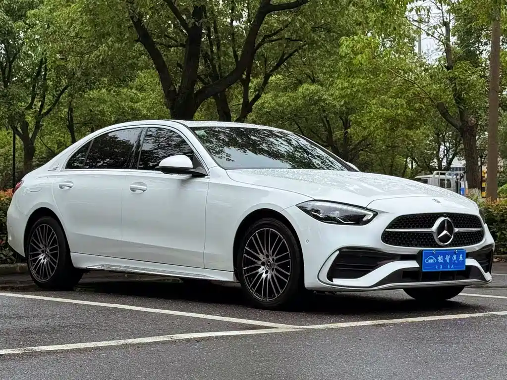 Mercedes-Benz C-Class 2024 — фото 3